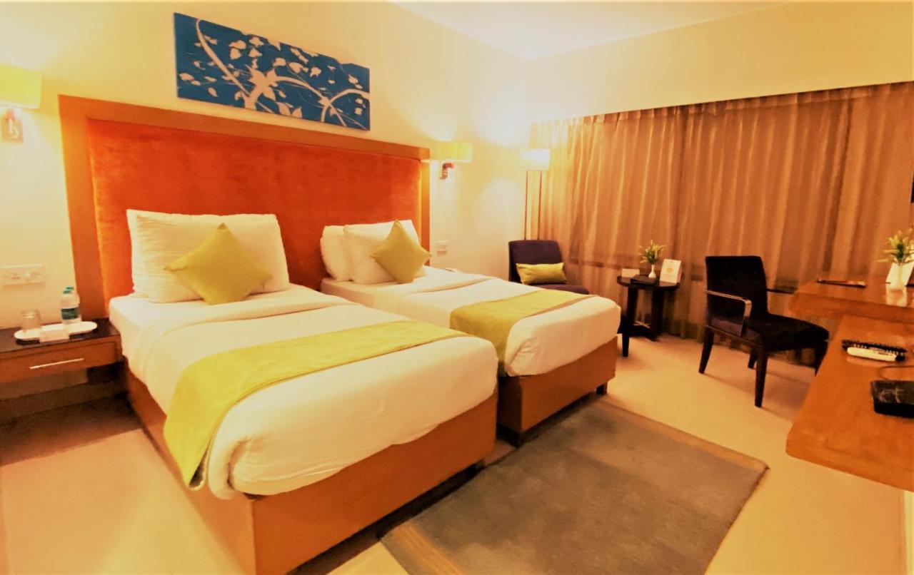 Hotel Gis Select Banjara Hill Hyderabad Esterno foto
