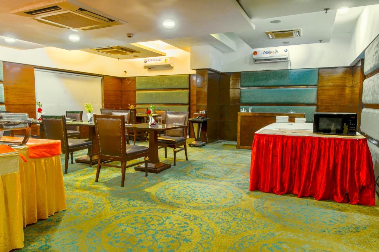 Hotel Gis Select Banjara Hill Hyderabad Esterno foto
