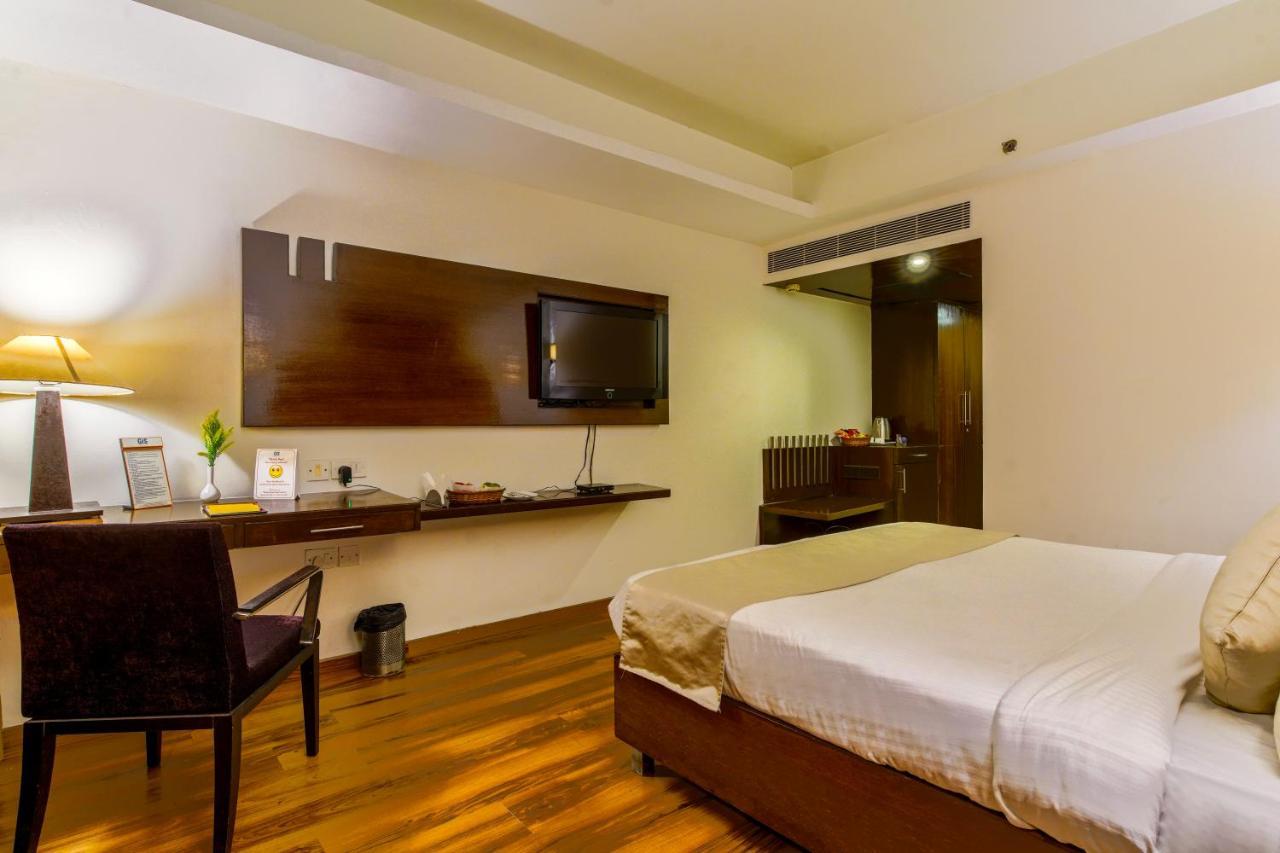 Hotel Gis Select Banjara Hill Hyderabad Esterno foto