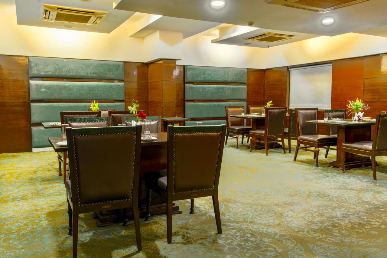 Hotel Gis Select Banjara Hill Hyderabad Esterno foto