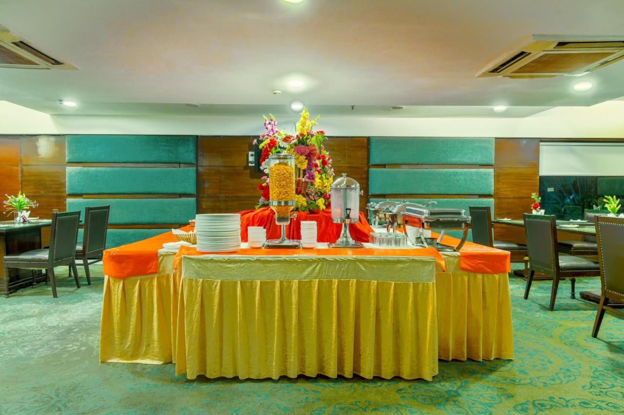 Hotel Gis Select Banjara Hill Hyderabad Esterno foto