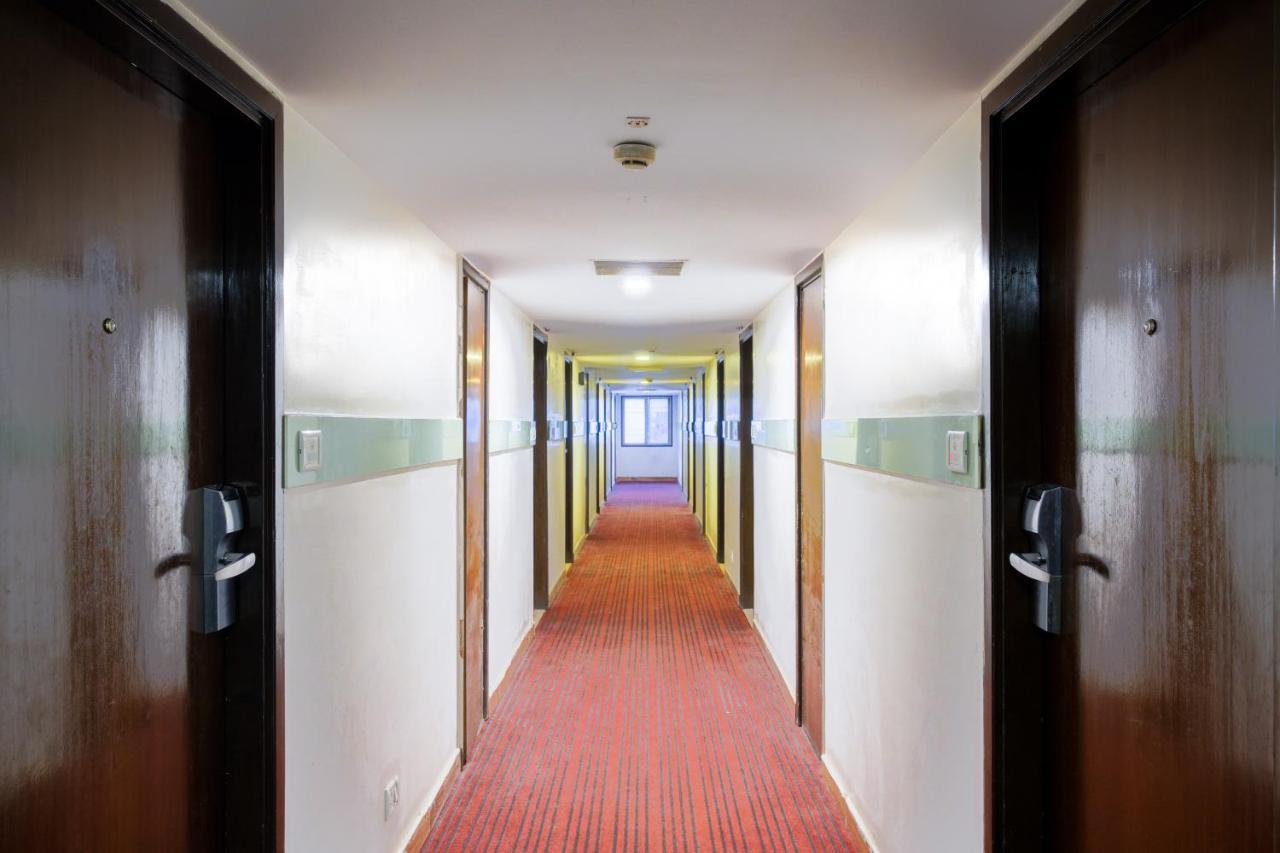 Hotel Gis Select Banjara Hill Hyderabad Esterno foto