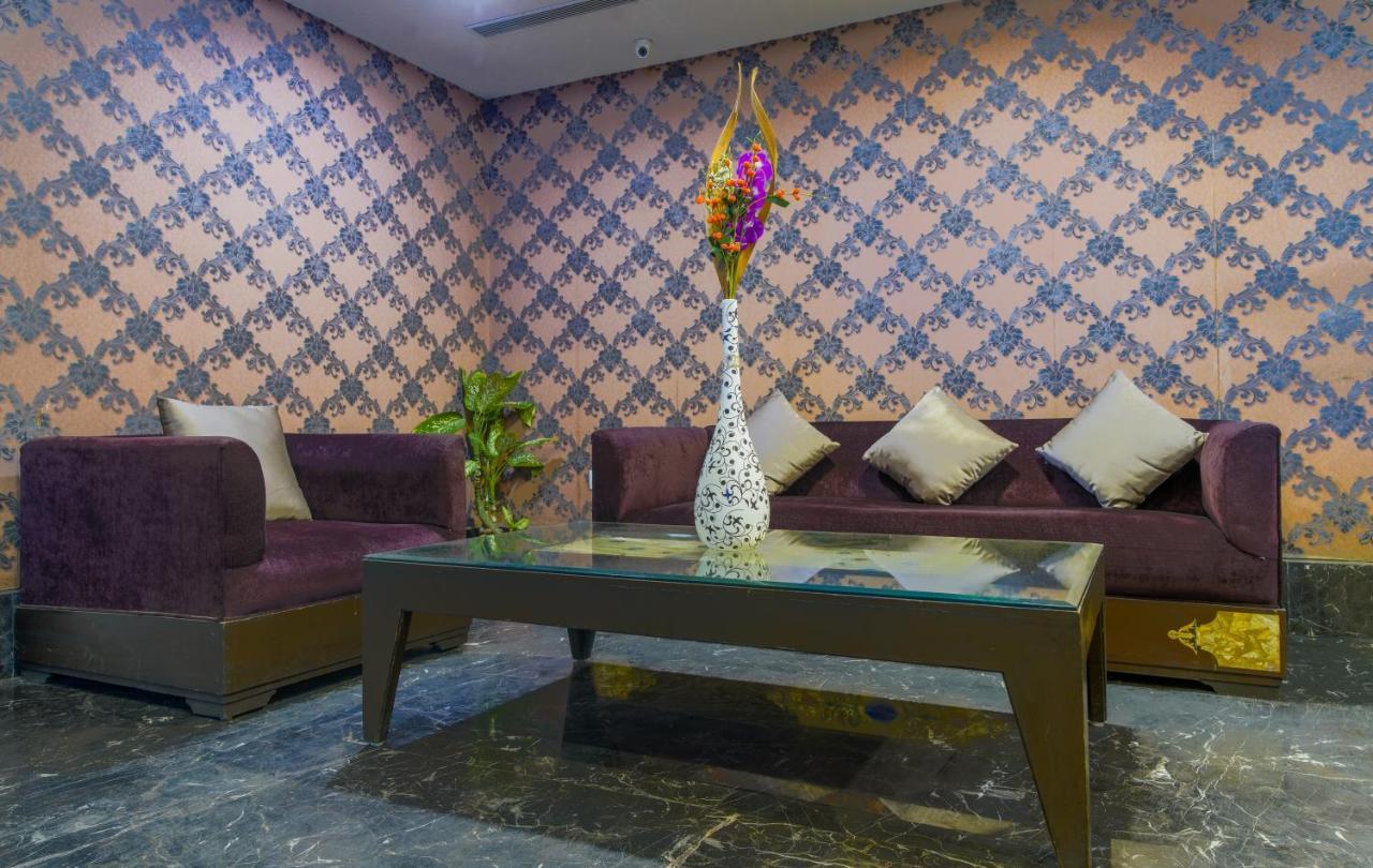 Hotel Gis Select Banjara Hill Hyderabad Esterno foto