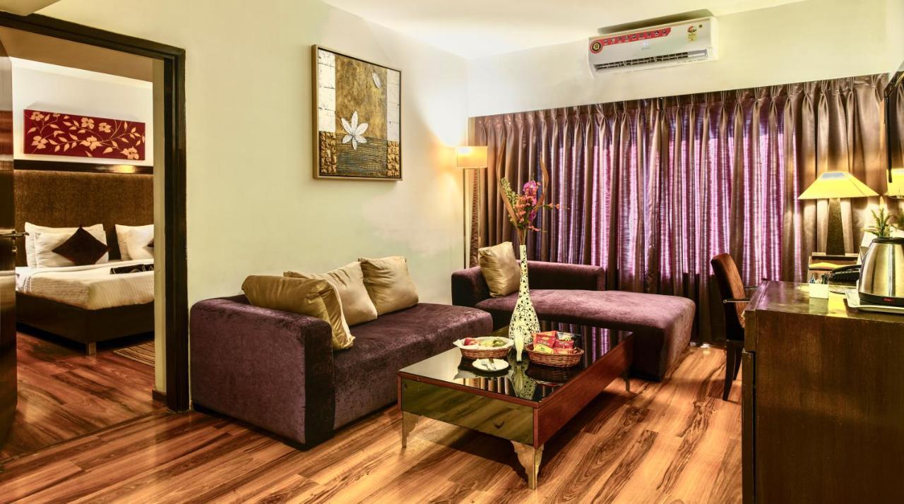 Hotel Gis Select Banjara Hill Hyderabad Esterno foto