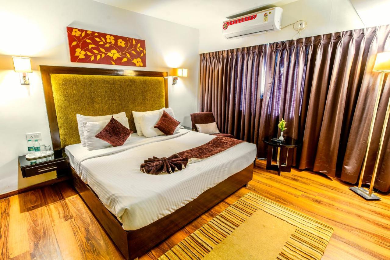Hotel Gis Select Banjara Hill Hyderabad Esterno foto