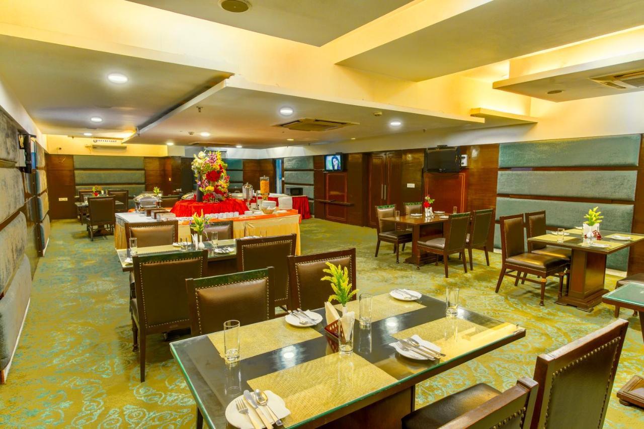 Hotel Gis Select Banjara Hill Hyderabad Esterno foto