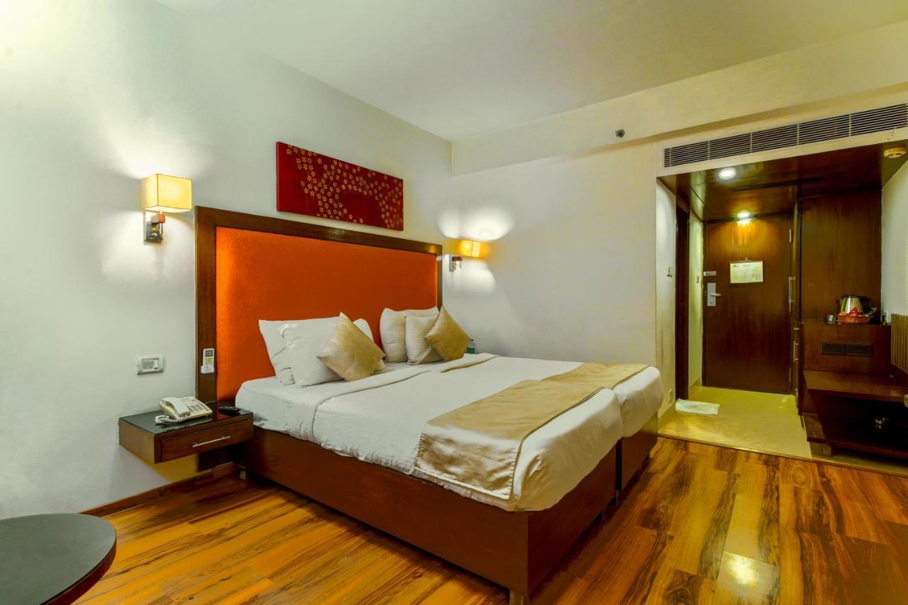 Hotel Gis Select Banjara Hill Hyderabad Esterno foto