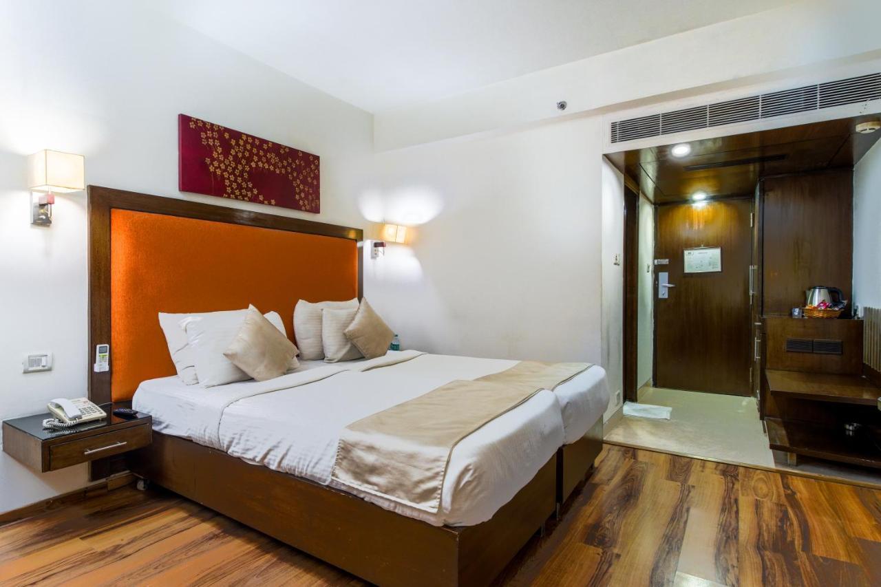 Hotel Gis Select Banjara Hill Hyderabad Esterno foto