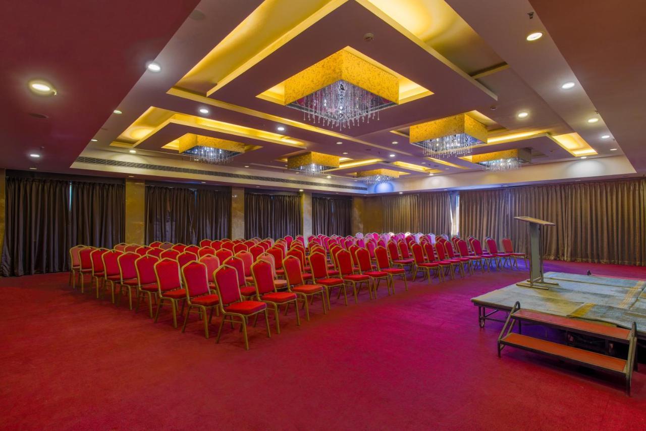 Hotel Gis Select Banjara Hill Hyderabad Esterno foto