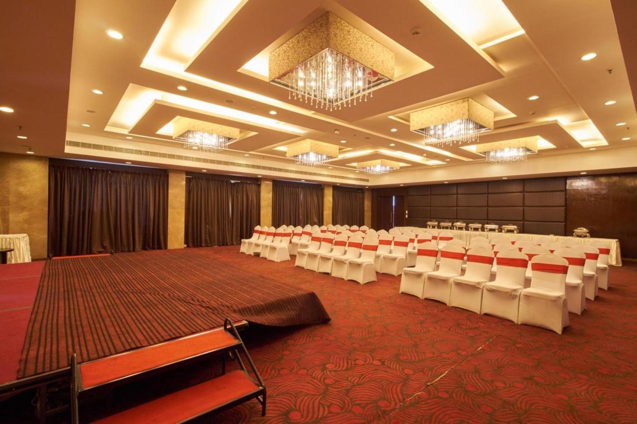 Hotel Gis Select Banjara Hill Hyderabad Esterno foto